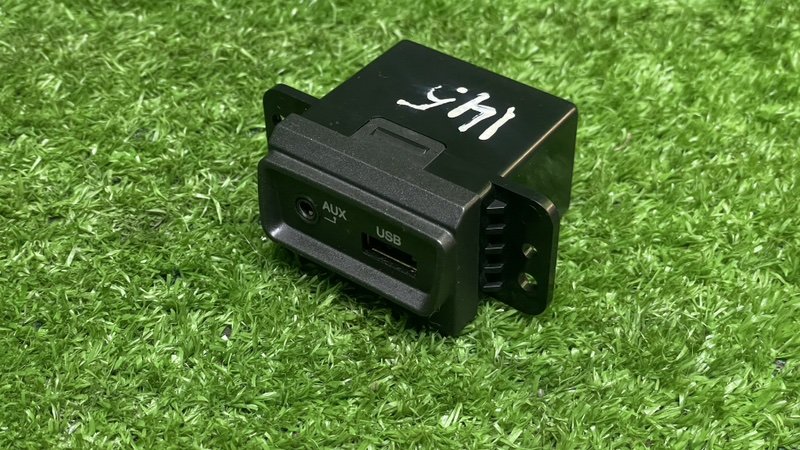 Разъем (USB/AUX), 1000 рублей, Москва