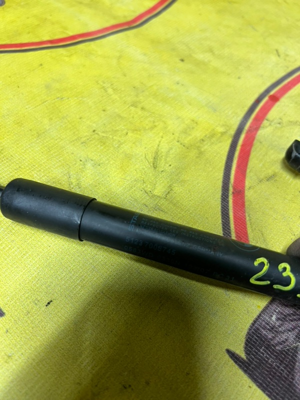 Упор капота, 1000 рублей, Орёл