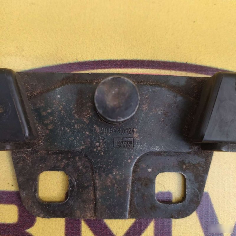 Фиксатор замка багажника, 500 рублей, Орёл