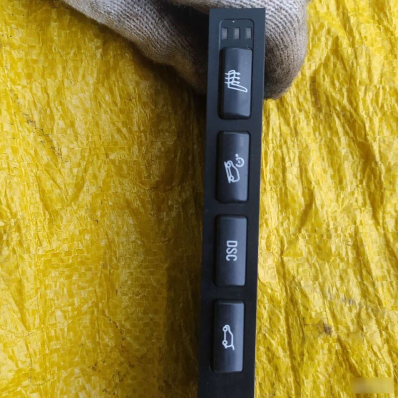 Кнопки, 1000 рублей, Орёл