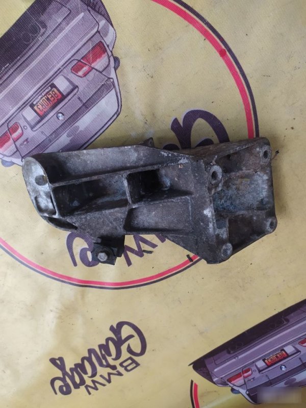 Кронштейн ДВС, 2000 рублей, Орёл