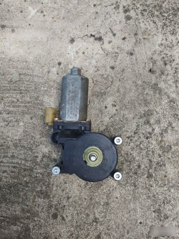 Моторчик стекподъемника, 1000 рублей, Орёл