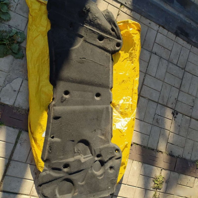 Обшивка капота, 2000 рублей, Орёл