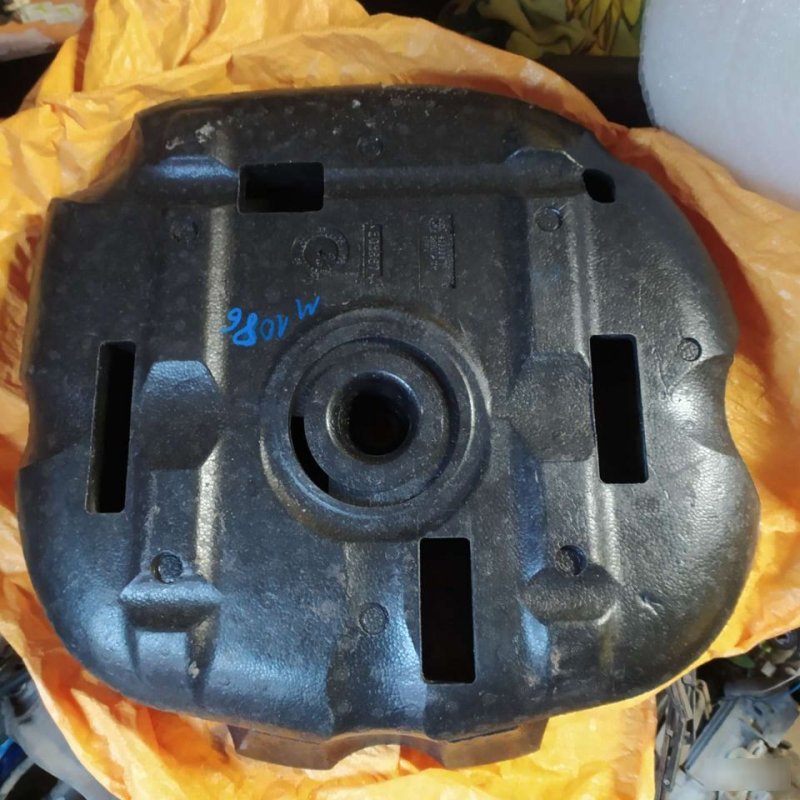 Крепление приборов в нише запасного колеса, 2000 рублей, Орёл