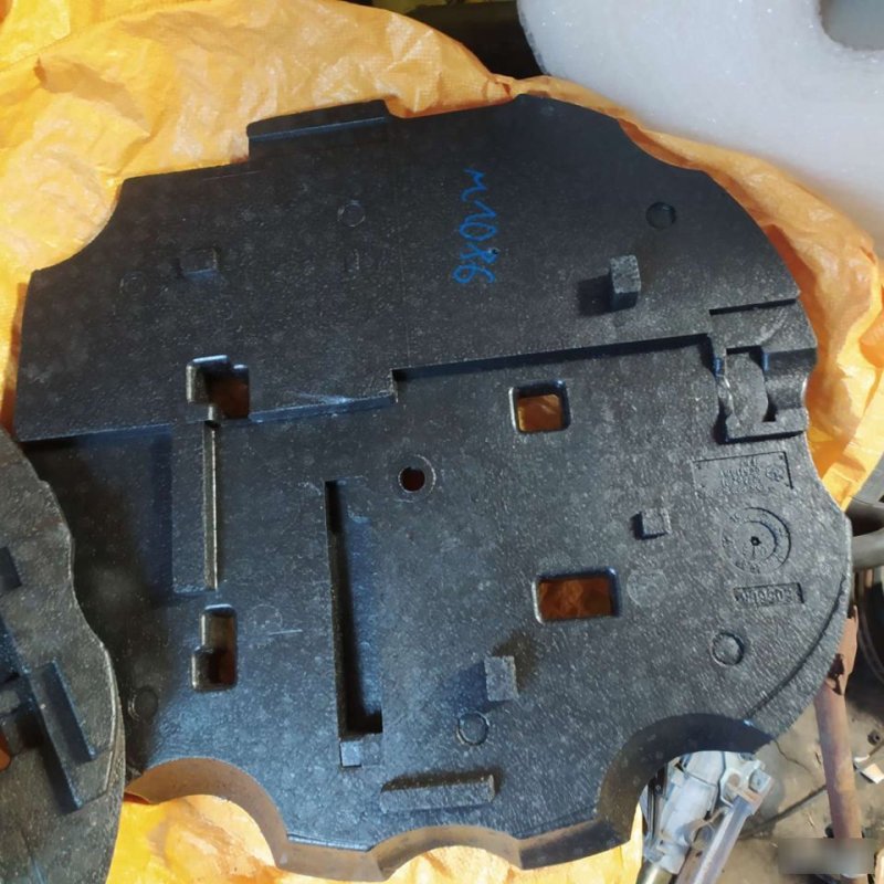 Крепление приборов в нише запасного колеса, 2000 рублей, Орёл