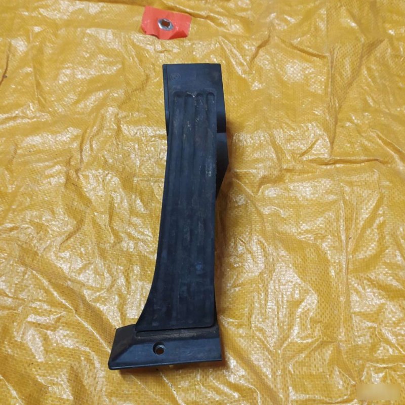 Педаль газа, 2000 рублей, Орёл