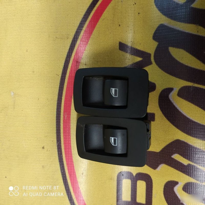 Кнопка стеклоподьемника, 1000 рублей, Орёл