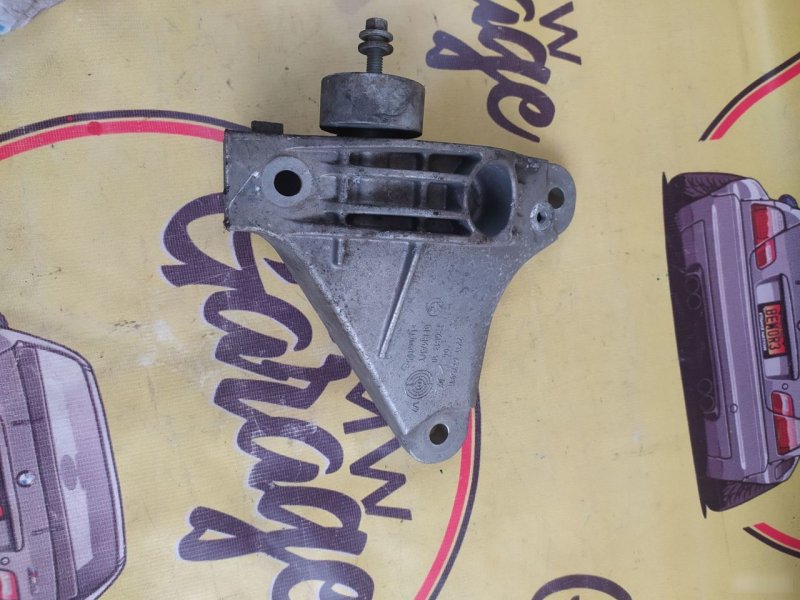 Кронштейн ДВС, 2000 рублей, Орёл