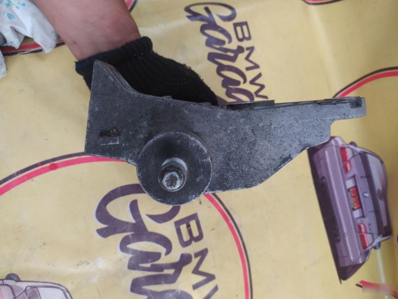 Кронштейн ДВС, 2000 рублей, Орёл