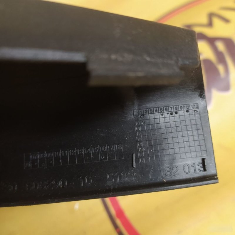 Уголок зеркала, 1000 рублей, Орёл