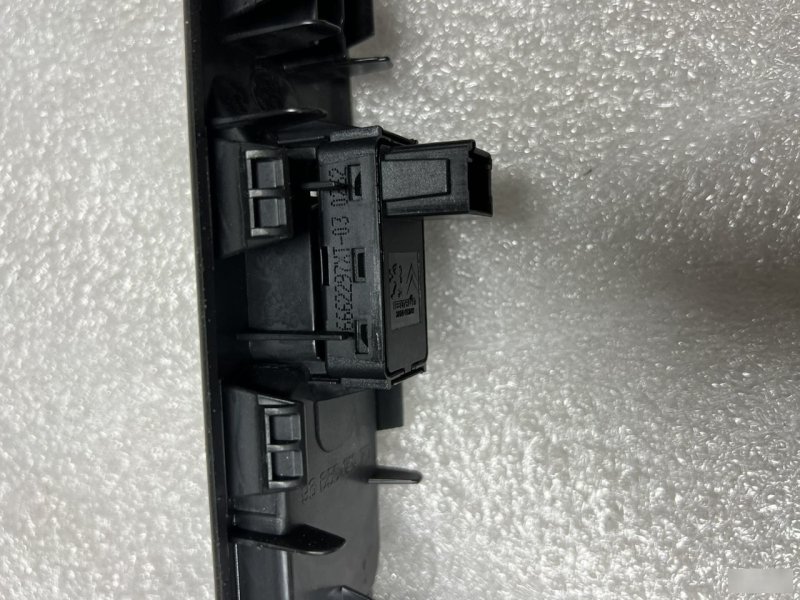 Кнопка стеклоподъемника, 1000 рублей, Орёл