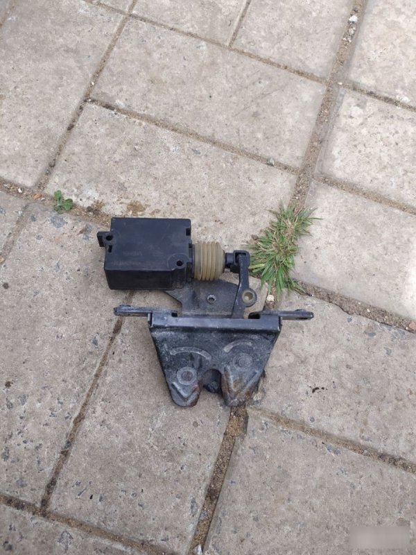 Замок багажника, 2500 рублей, Орёл