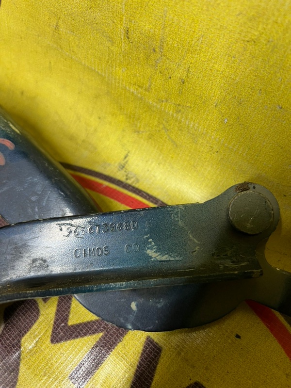 Петля замка капота, 1000 рублей, Орёл