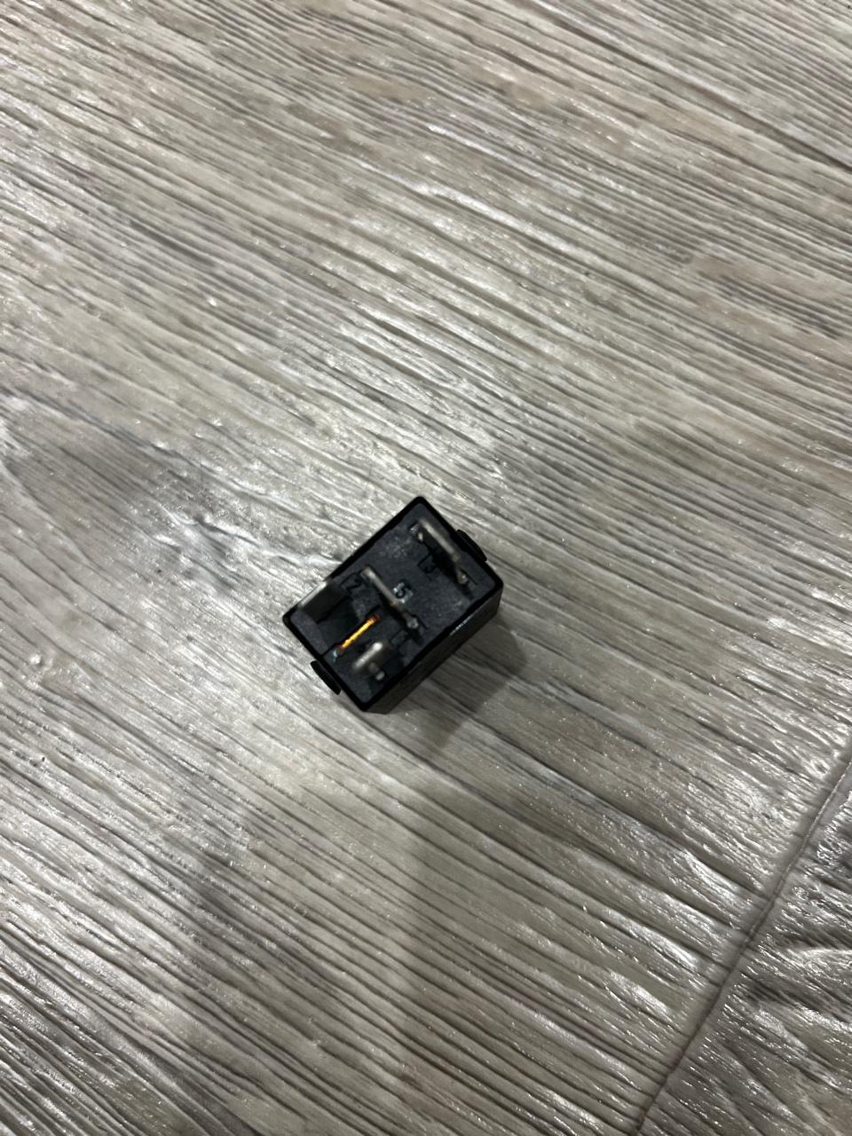 Реле топливного насоса, 500 рублей, Орёл