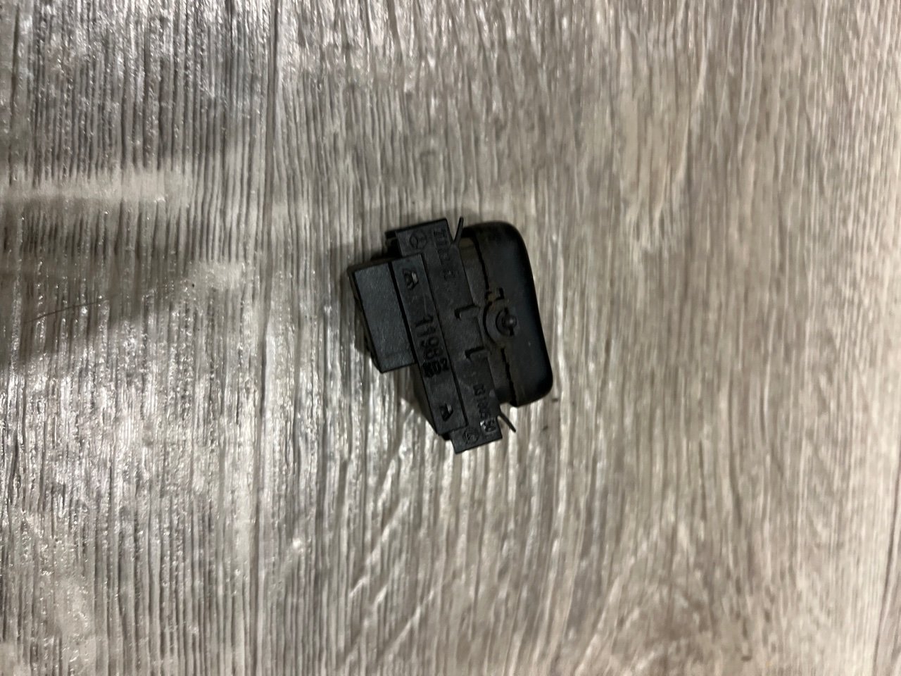 Кнопка стеклоподъемника, 600 рублей, Орёл