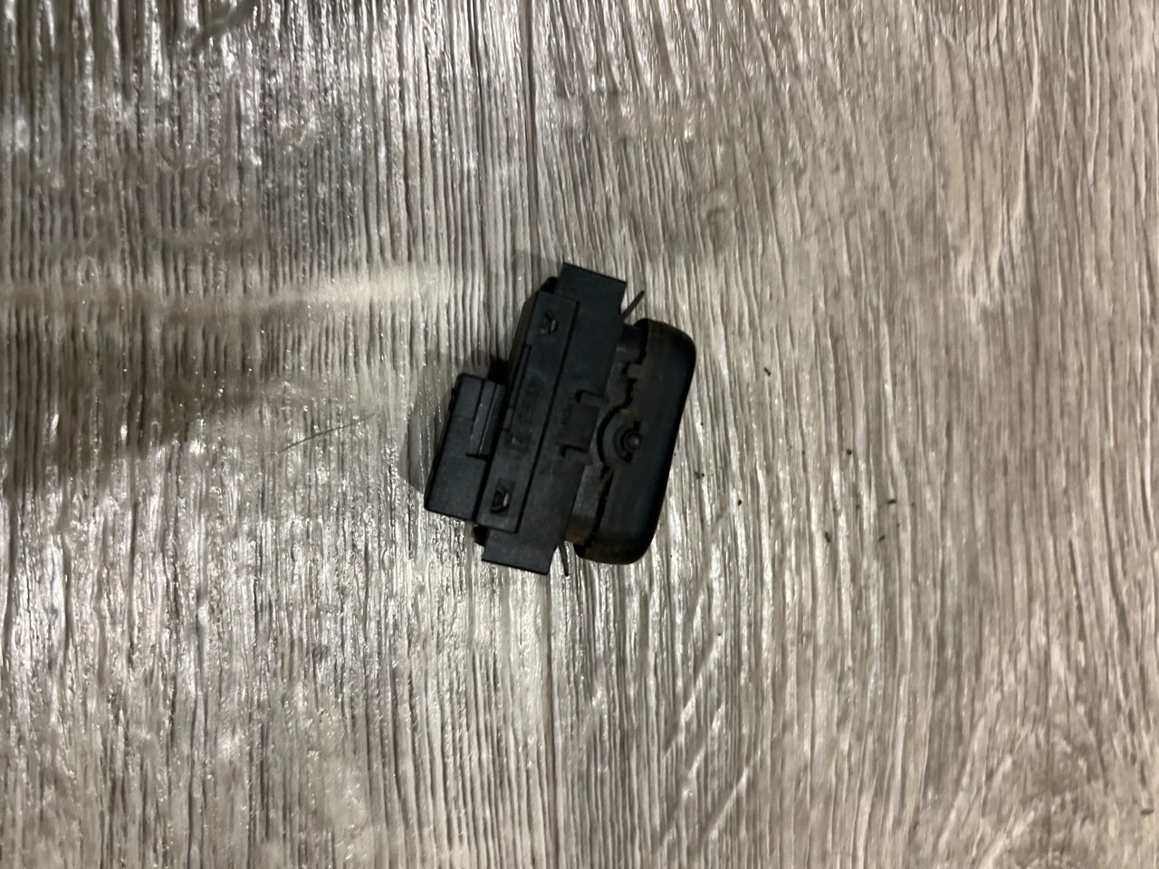 Кнопка стеклоподъемника, 600 рублей, Орёл