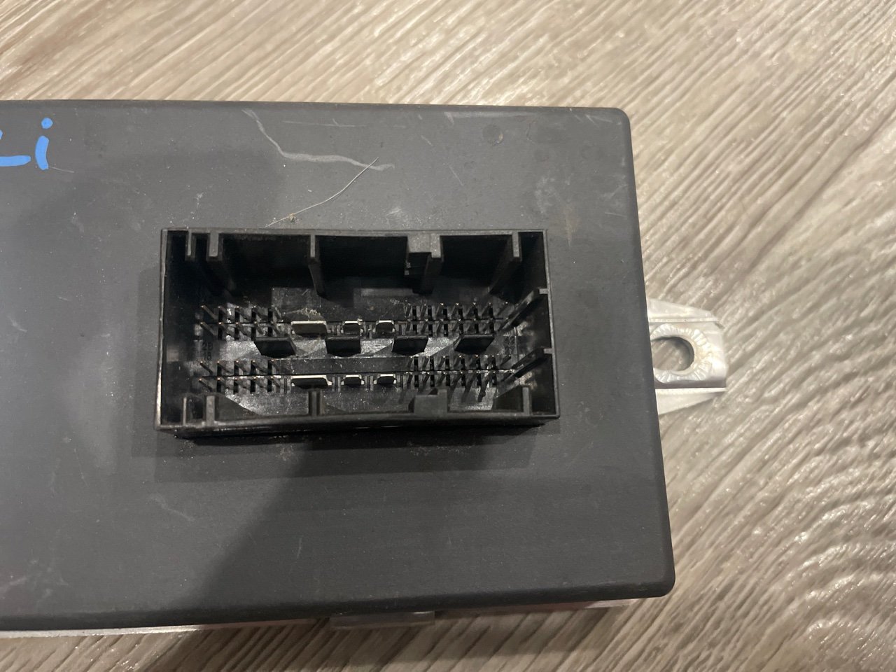 Блок управления подвеской, 2000 рублей, Орёл