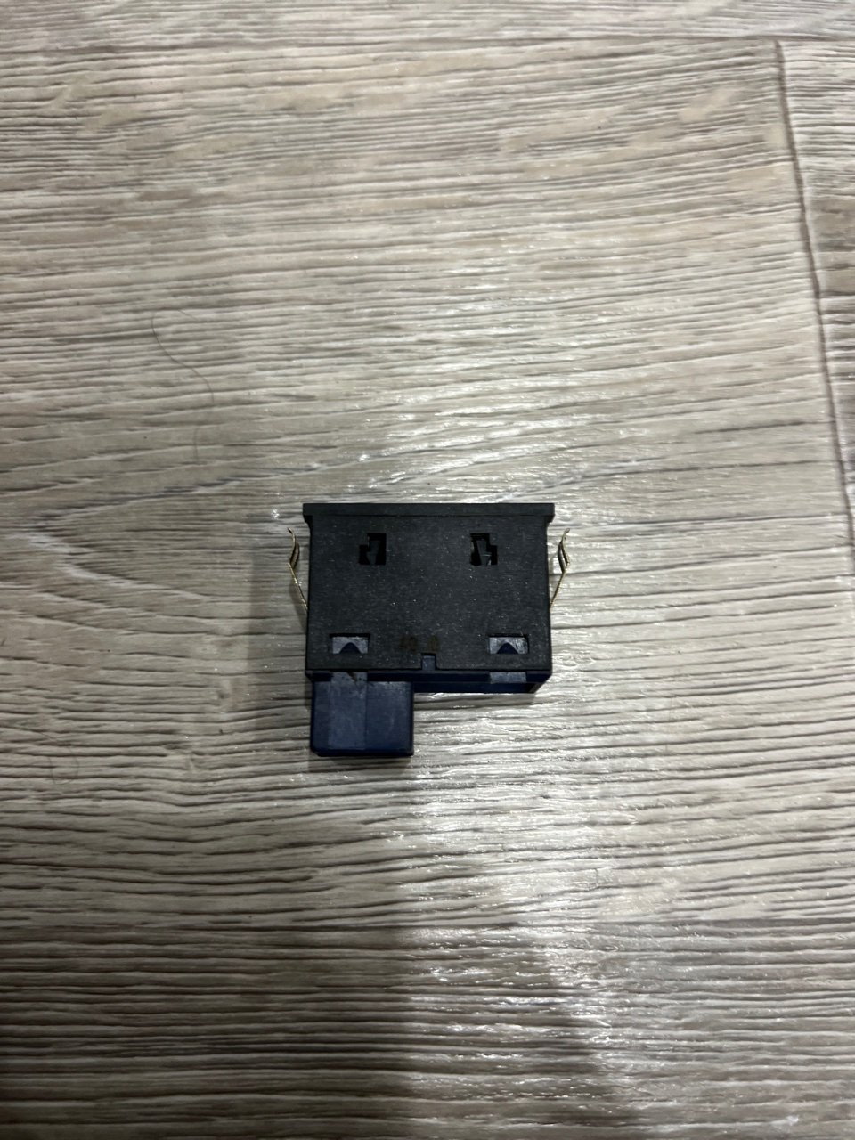 Кнопка открывания багажника, 600 рублей, Орёл