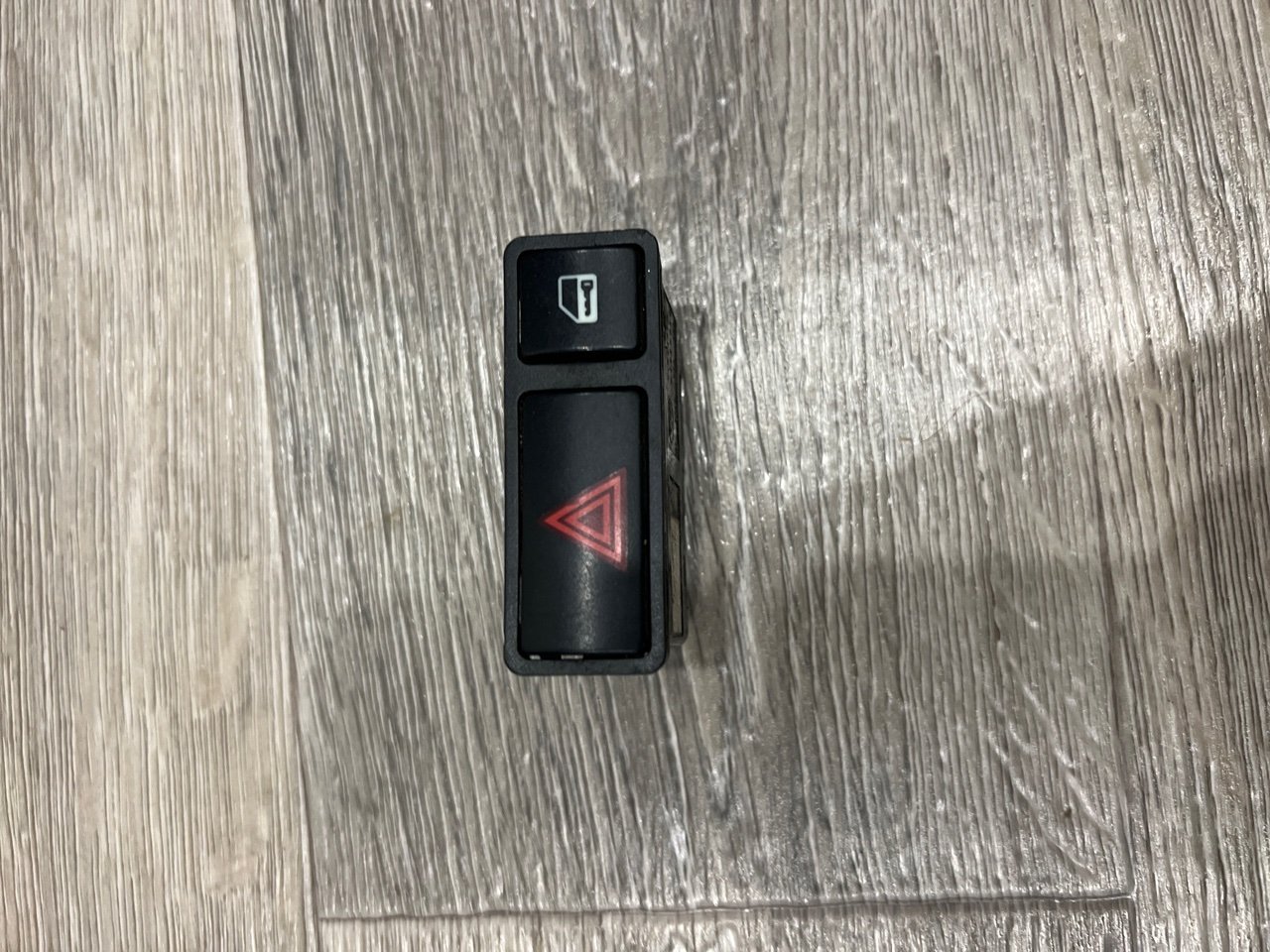 Кнопка аварийной сигнализации, 1000 рублей, Орёл