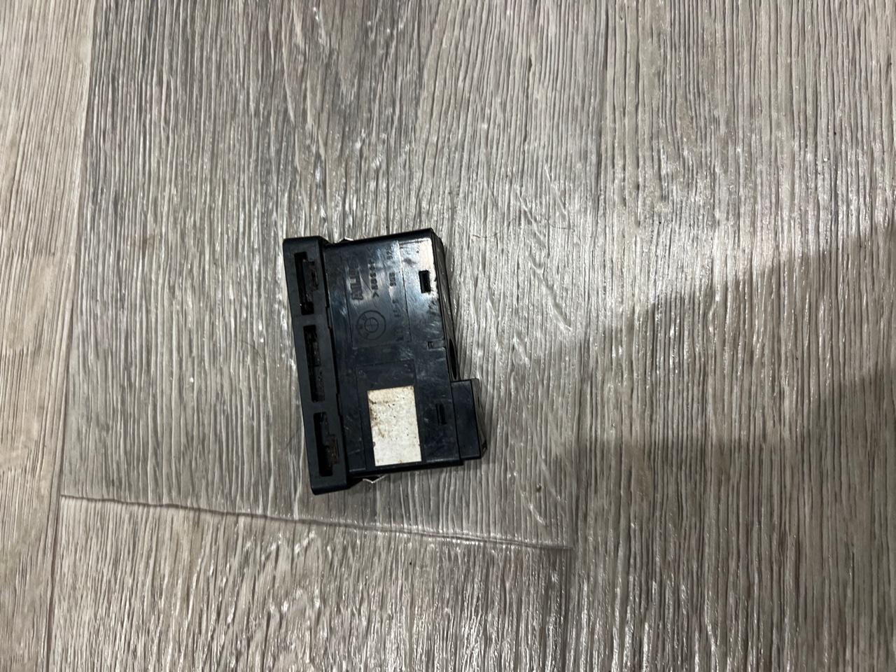 Кнопка аварийной сигнализации, 1000 рублей, Орёл