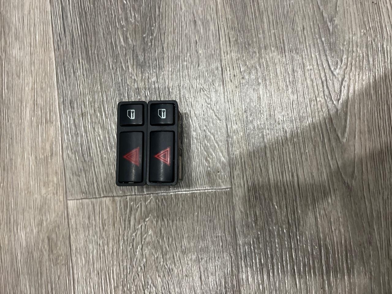 Кнопка аварийной сигнализации, 1000 рублей, Орёл