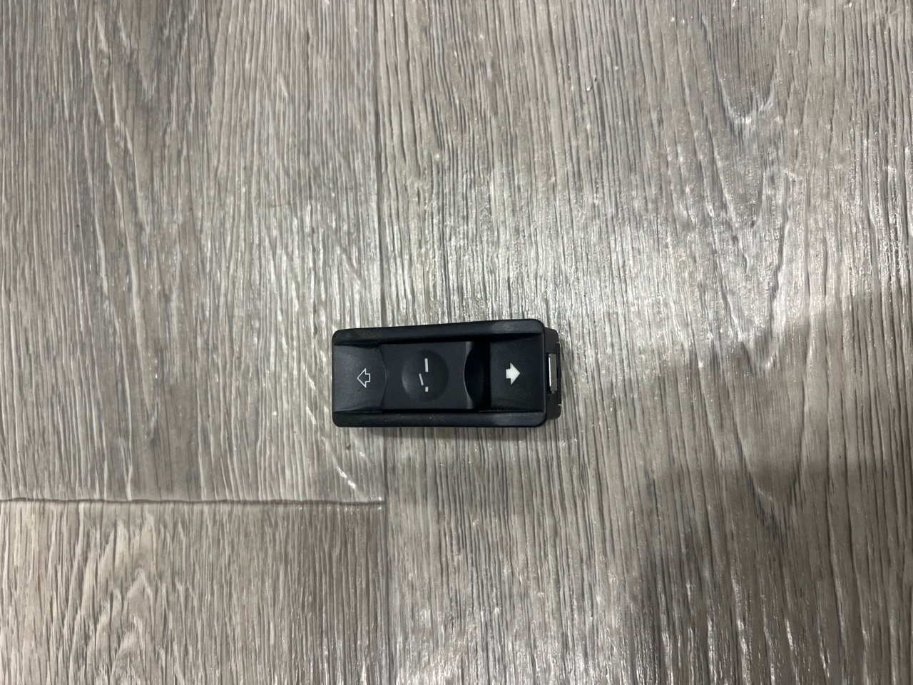 Кнопка люка, 750 рублей, Орёл