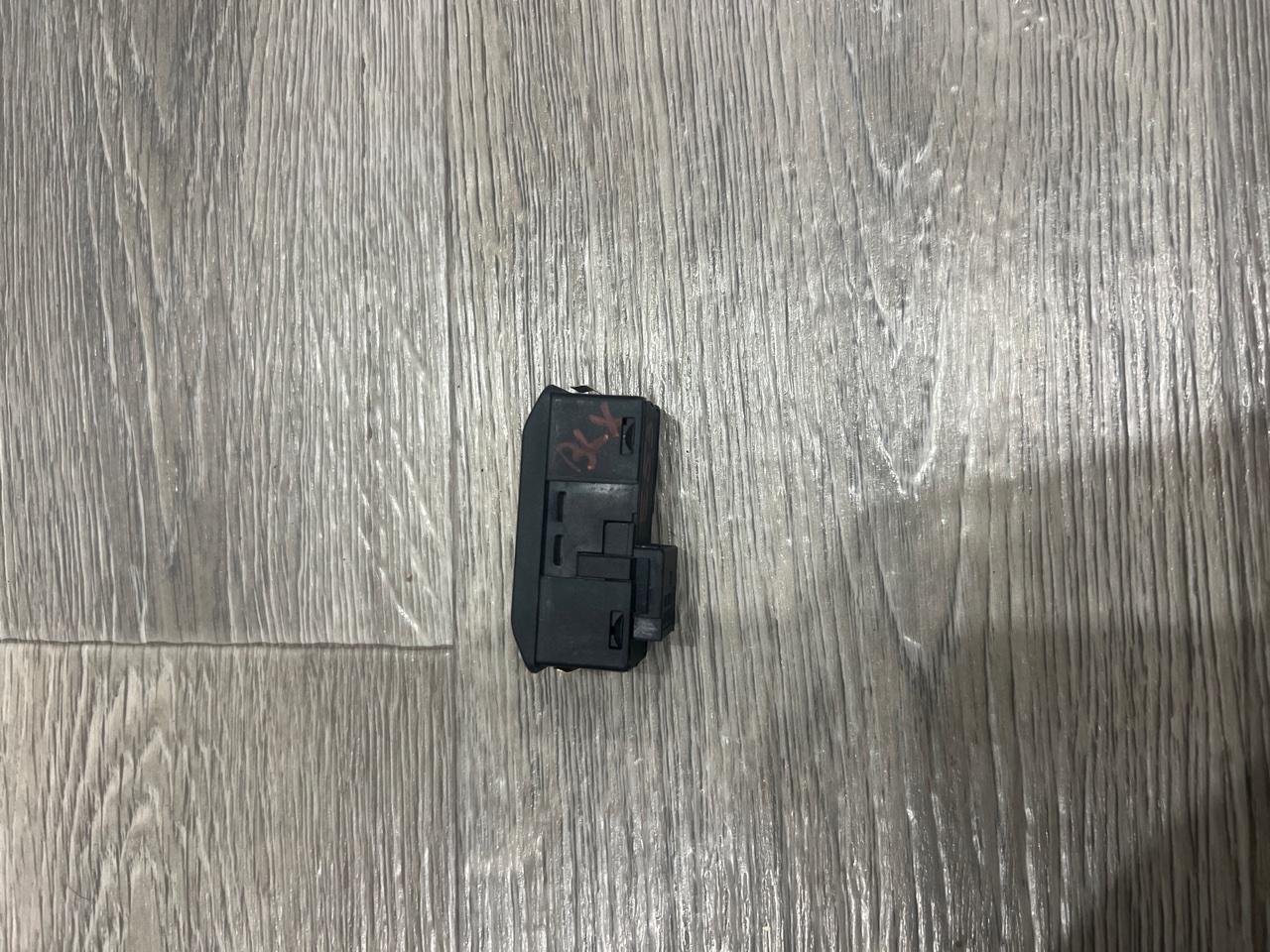 Кнопка люка, 750 рублей, Орёл