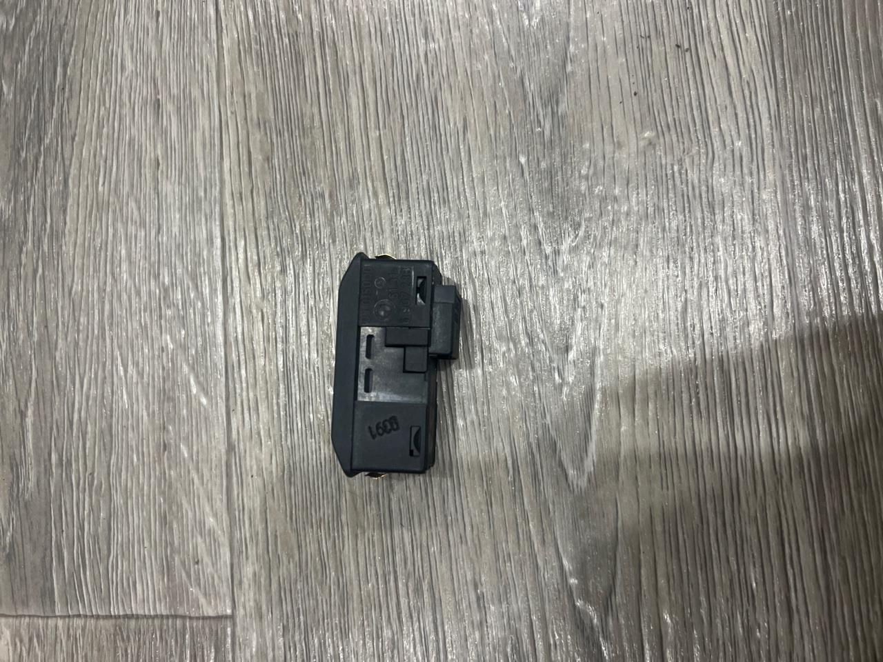 Кнопка люка, 750 рублей, Орёл