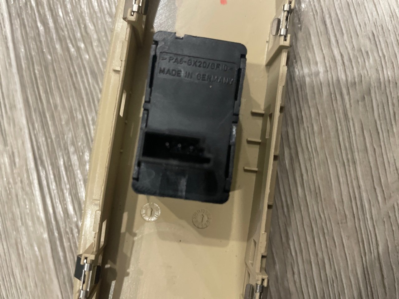 Кнопка стеклоподъемника, 1000 рублей, Орёл