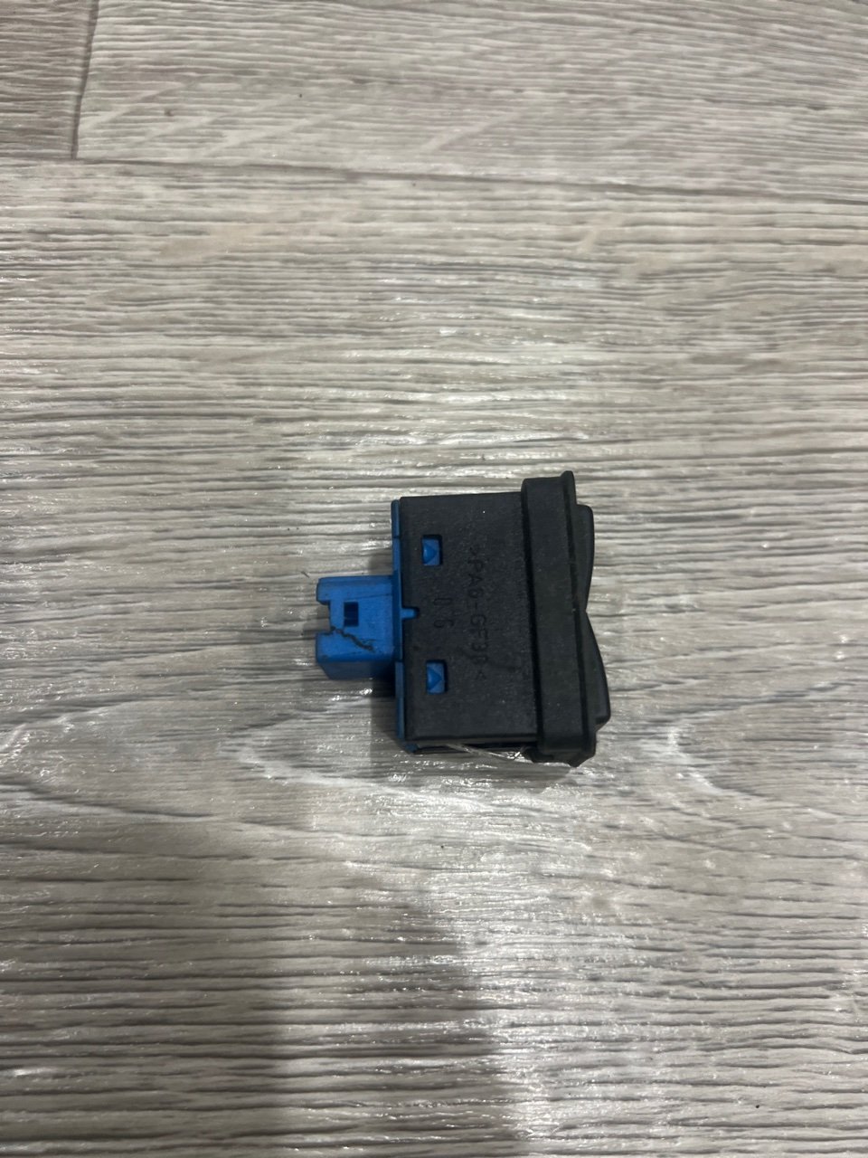 Кнопка стеклоподьемника, 500 рублей, Орёл