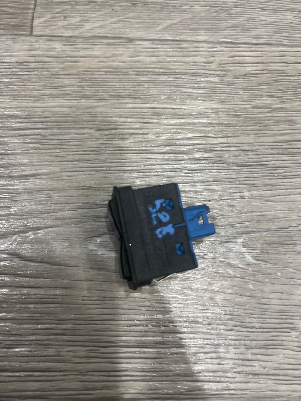 Кнопка стеклоподьемника, 500 рублей, Орёл