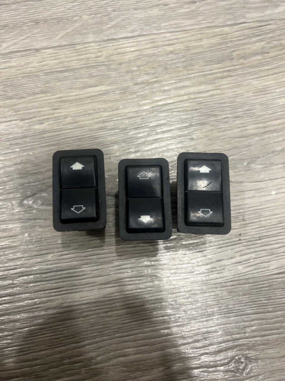 Кнопка стеклоподьемника, 500 рублей, Орёл