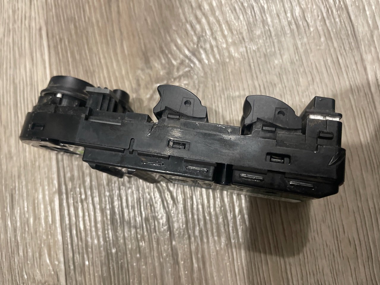 Блок стеклоподъемников, 2000 рублей, Орёл