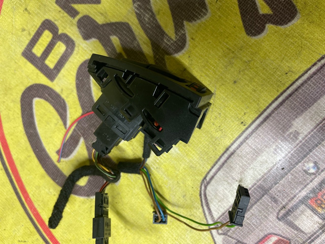 Кнопка аварийной сигнализации, 1000 рублей, Орёл