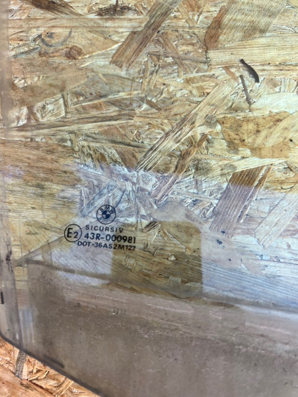 Стекло, 1500 рублей, Орёл