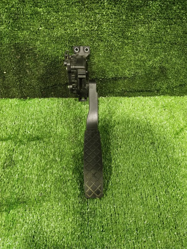 Педаль газа, 1000 рублей, Красноярск