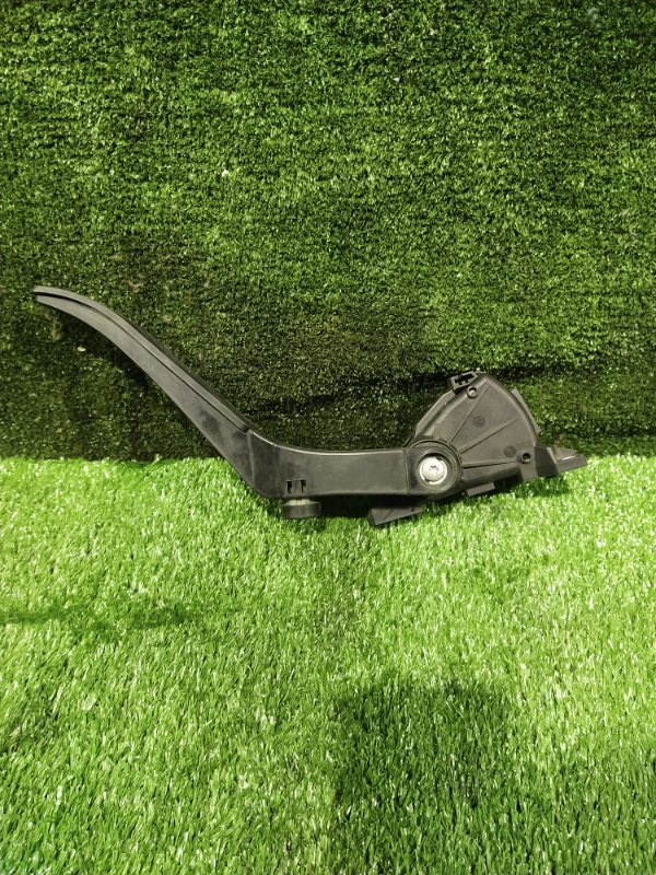 Педаль газа, 1000 рублей, Красноярск