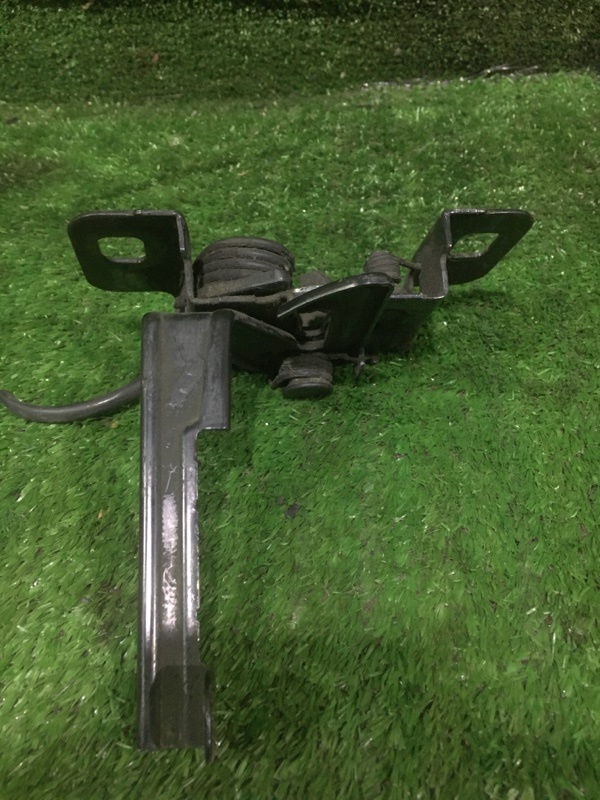 Замок капота, 1300 рублей, Красноярск