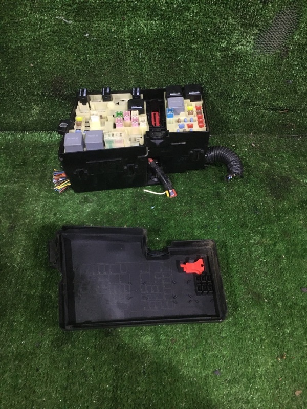 Блок предохранителей под капот, 2000 рублей, Красноярск