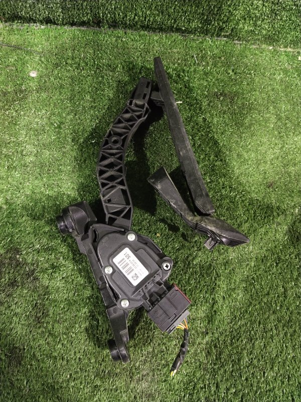 Педаль газа, 1000 рублей, Красноярск