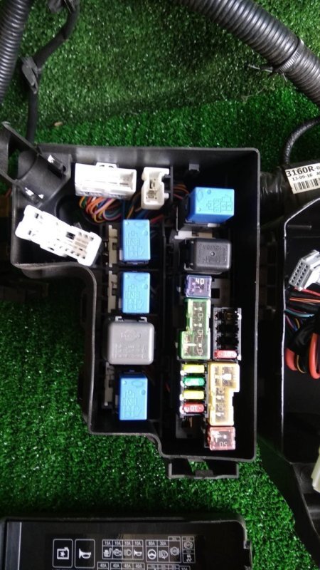 Блок предохранителей под капот, 2000 рублей, Красноярск