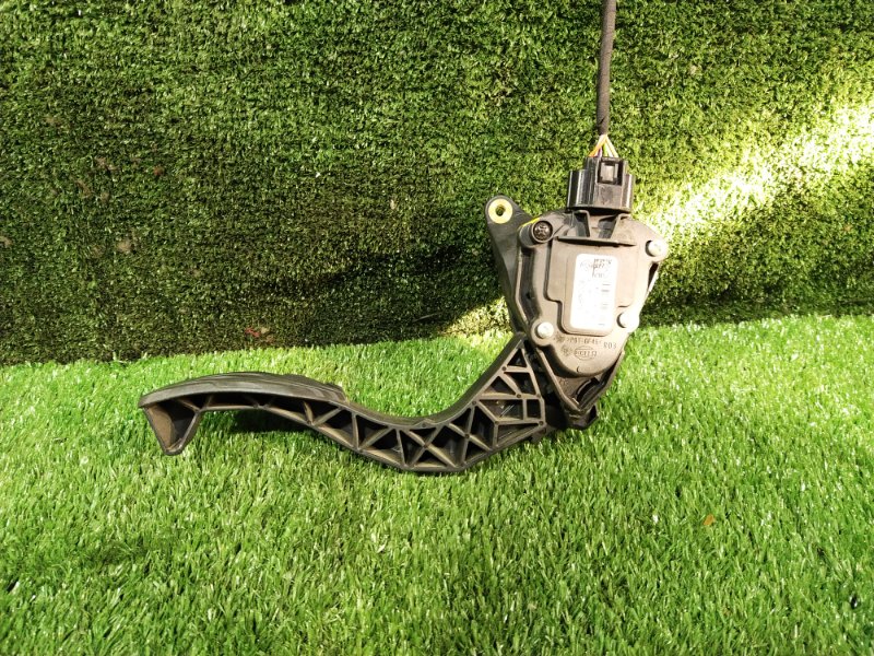 Педаль газа, 2000 рублей, Красноярск