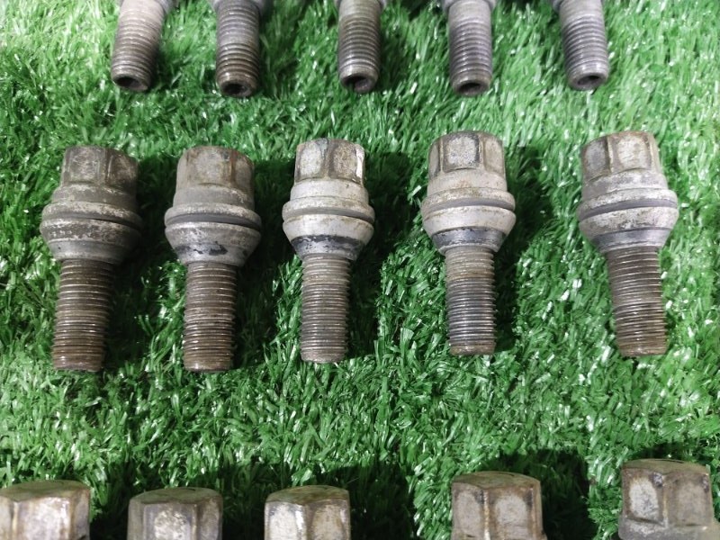 Болт колесный, 1000 рублей, Красноярск