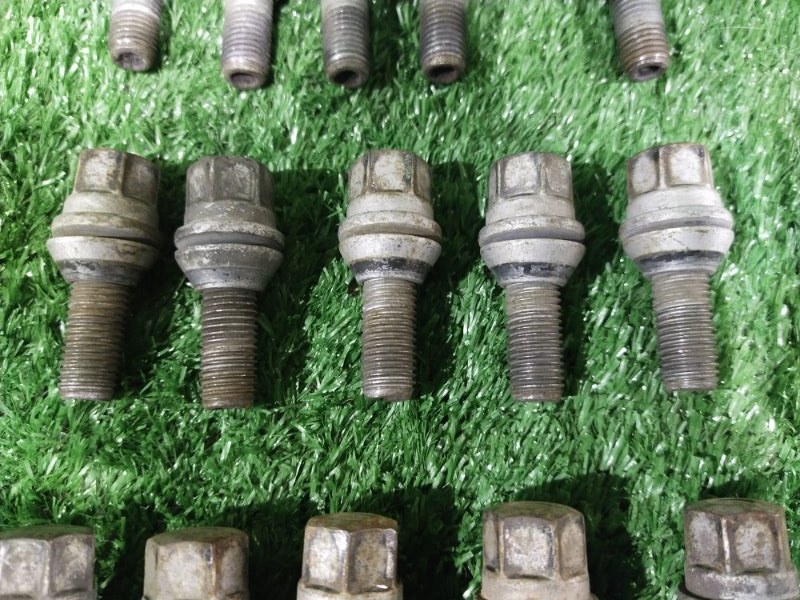 Болт колесный, 1000 рублей, Красноярск