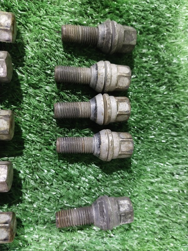 Болт колесный, 1000 рублей, Красноярск