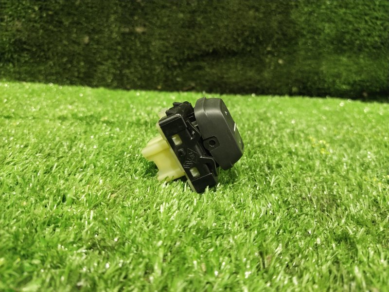 Кнопка стеклоподъемника, 500 рублей, Красноярск