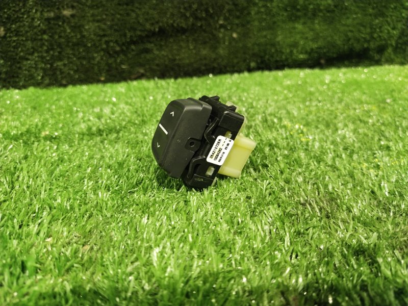 Кнопка стеклоподъемника, 500 рублей, Красноярск