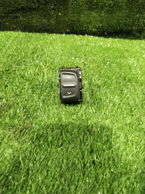 Кнопка стеклоподъемника, 500 рублей, Красноярск