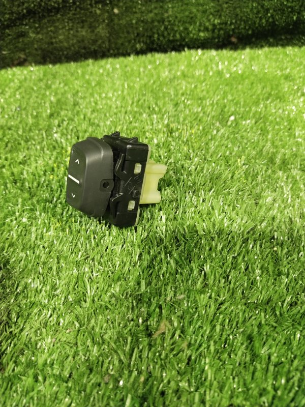 Кнопка стеклоподъемника, 500 рублей, Красноярск