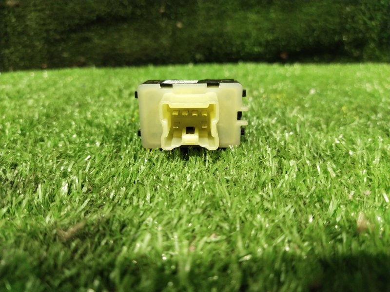 Кнопка стеклоподъемника, 500 рублей, Красноярск